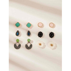 Screw Earrings and Triangle Dice Privacy 6 sets